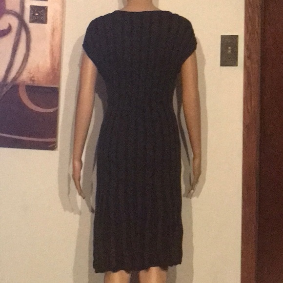 Women’s Wear - Picture 2 of 2